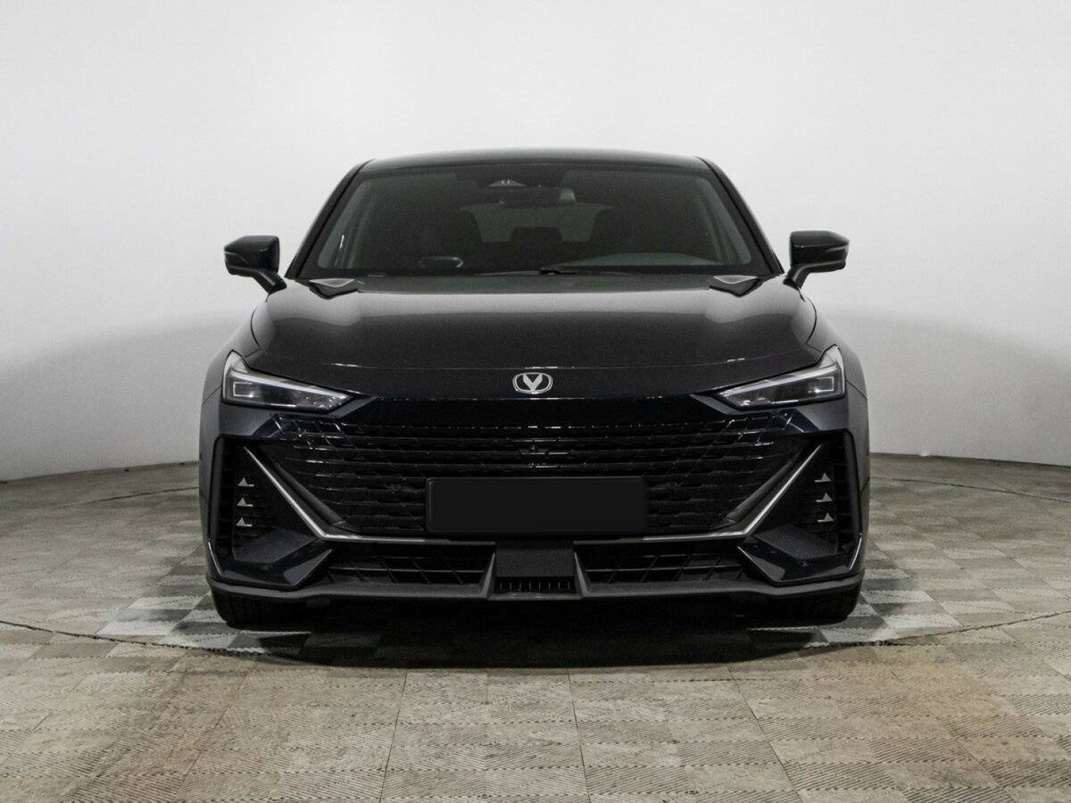 Changan UNI-V 2023 года с пробегом. Фото: #1