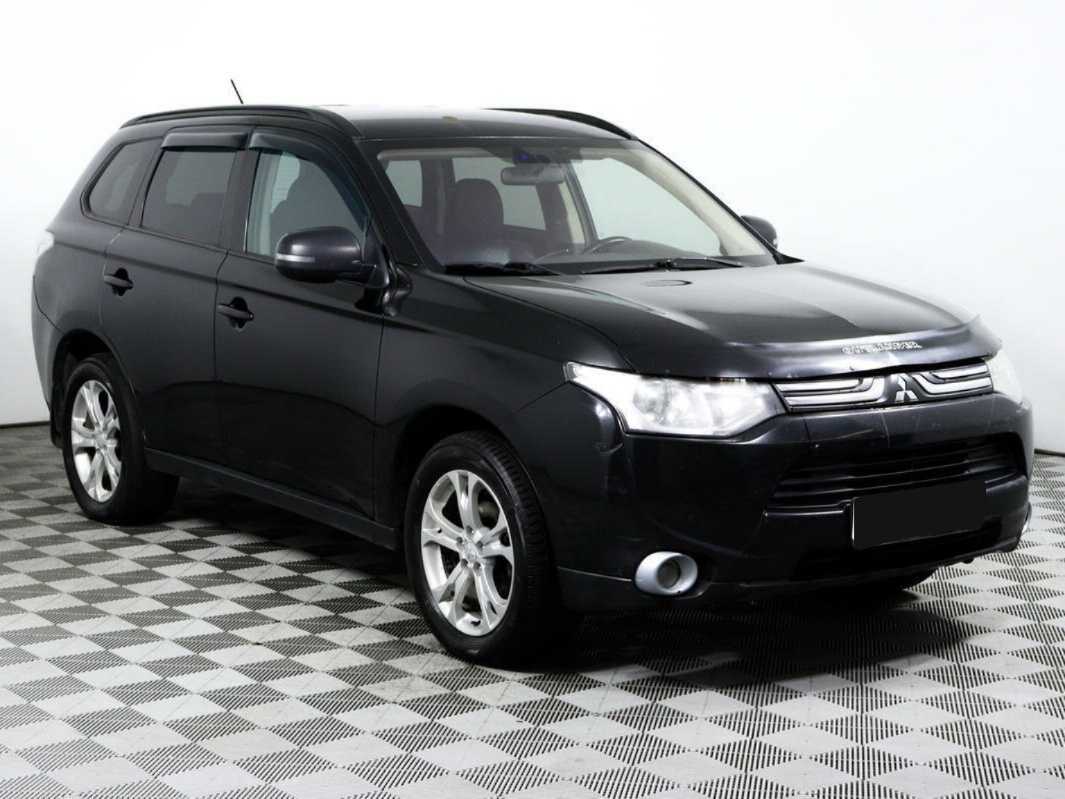 Mitsubishi Outlander 2013 года с пробегом. Фото: #2