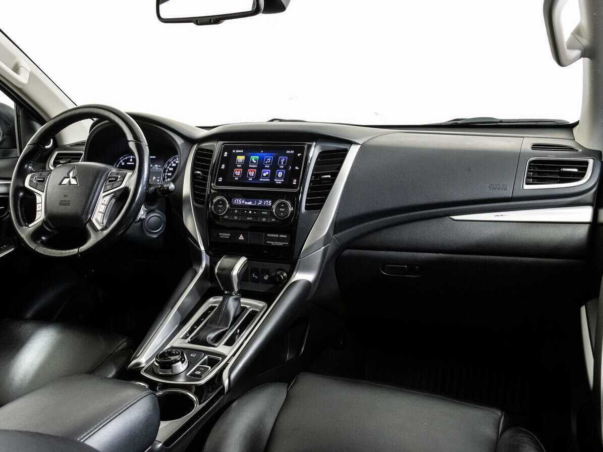 Mitsubishi Pajero Sport 2018 года с пробегом. Фото: #6