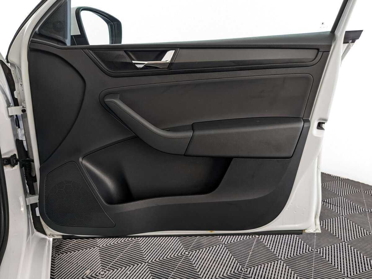 Skoda Rapid 2018 года с пробегом. Фото: #20