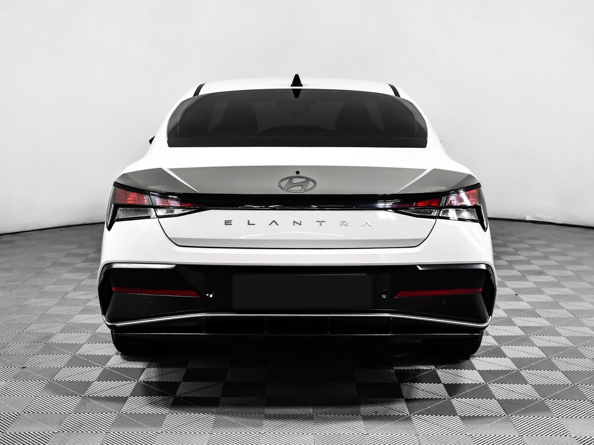Hyundai Elantra 2023 года с пробегом. Фото: #5