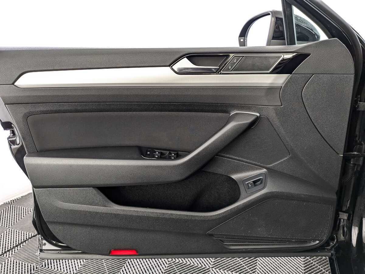 Volkswagen Passat 2018 года с пробегом. Фото: #14