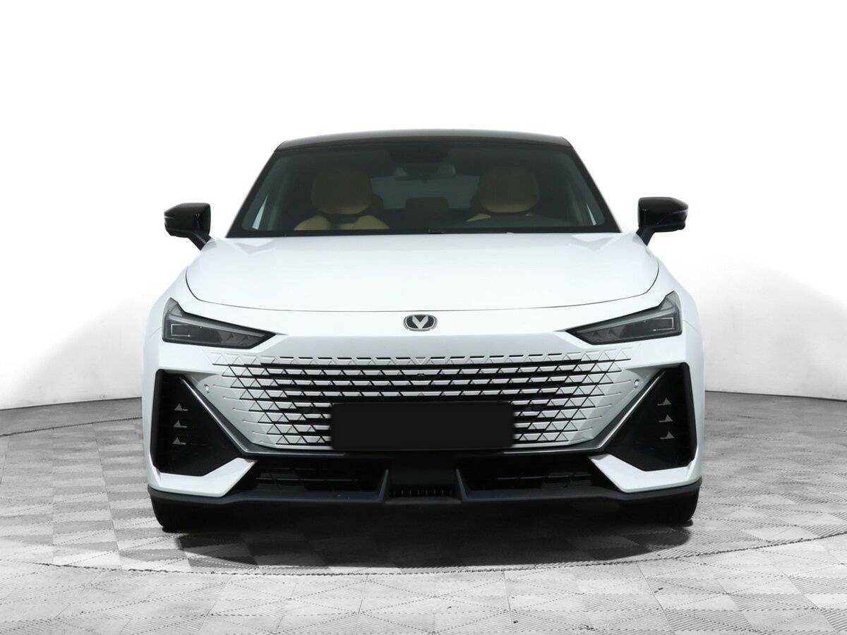 Changan UNI-V 2022 года с пробегом. Посмотреть фото