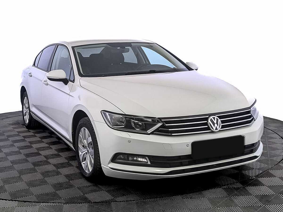 Volkswagen Passat 2017 года с пробегом. Фото: #2