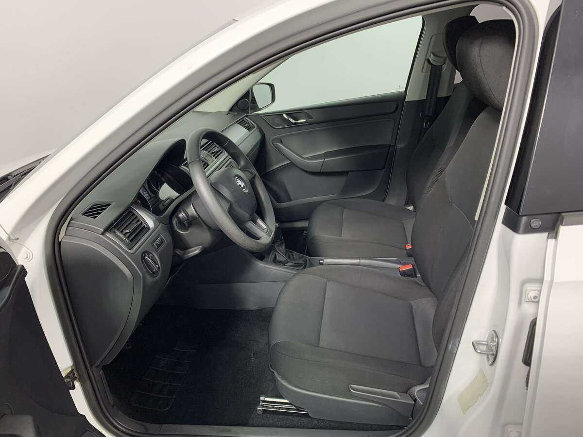Skoda Rapid 2017 года с пробегом. Фото: #15