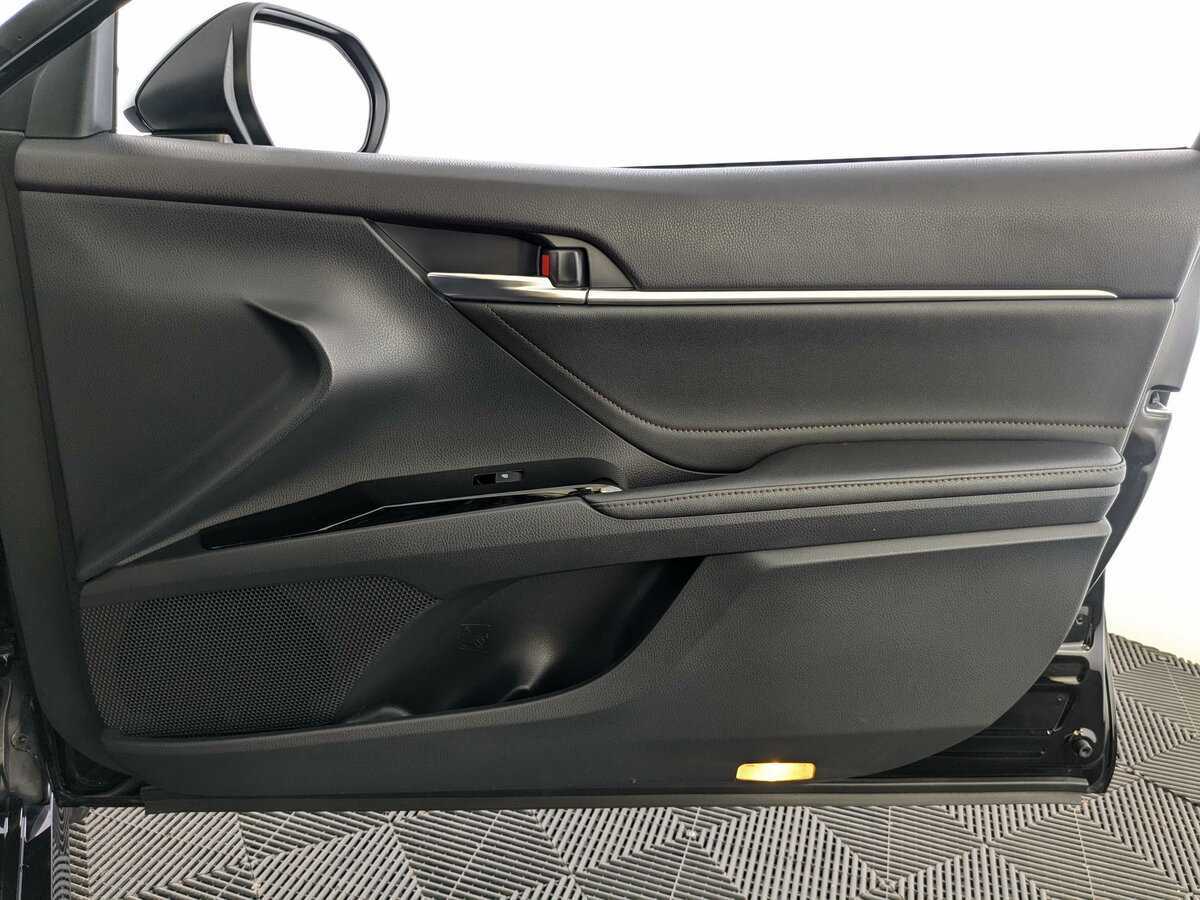 Toyota Camry 2020 года с пробегом. Фото: #16