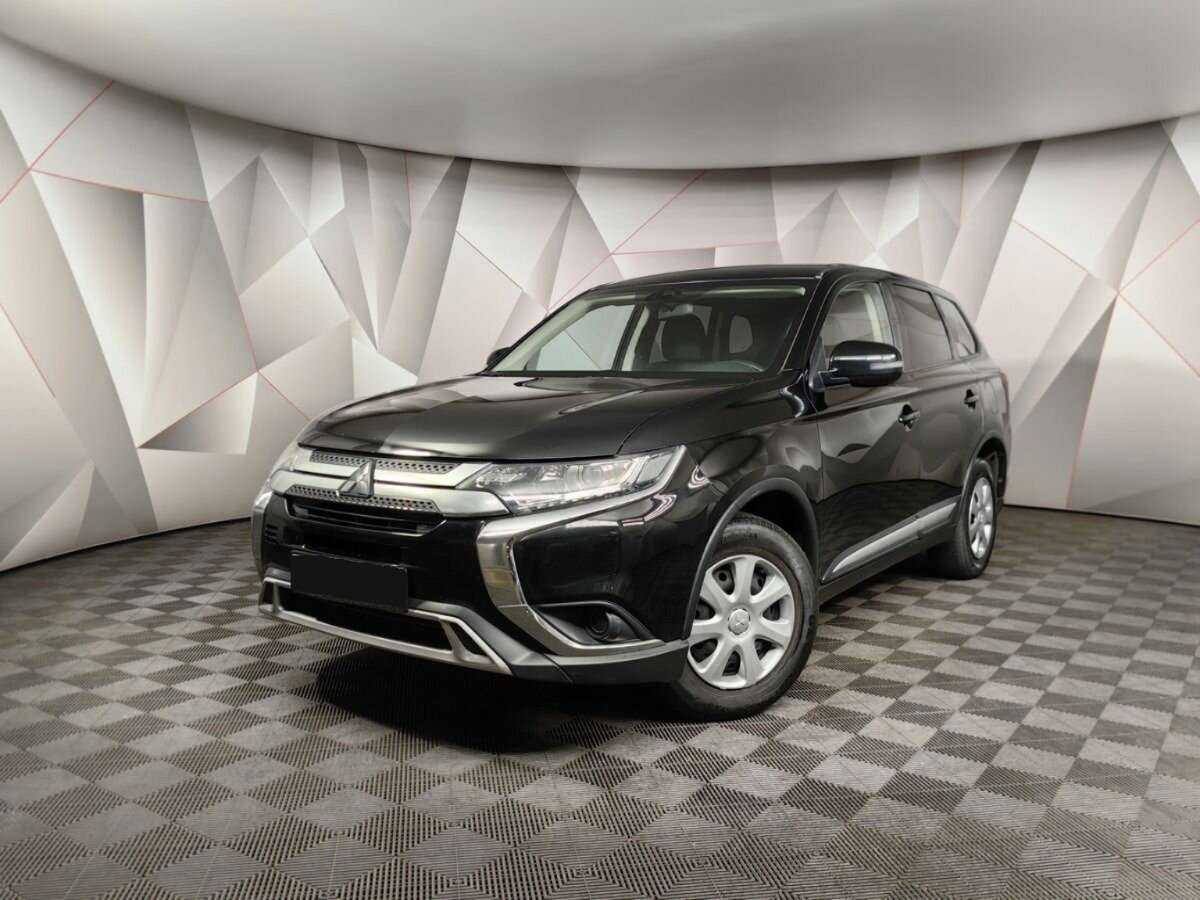 Mitsubishi Outlander 2018 года с пробегом. Посмотреть фото