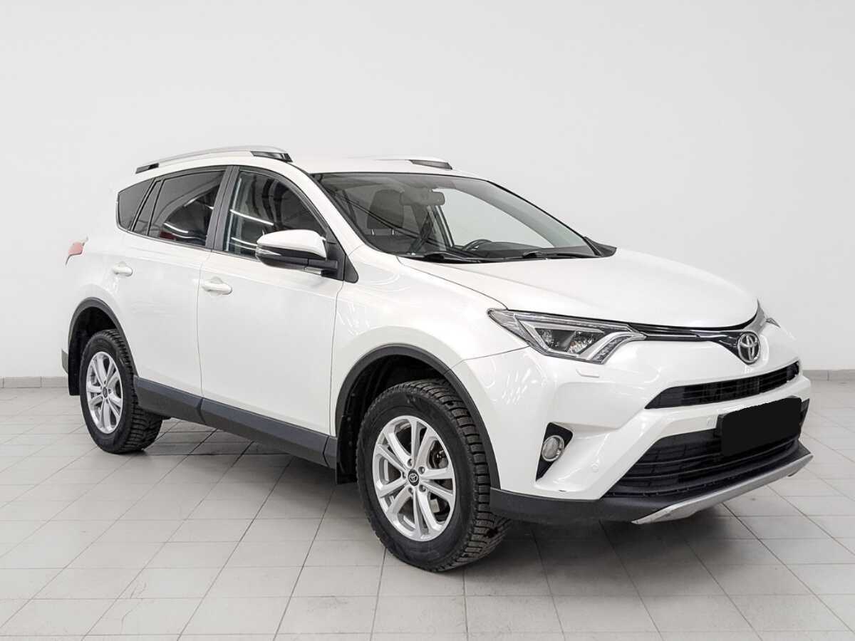 Toyota RAV4 2017 года с пробегом. Фото: #2