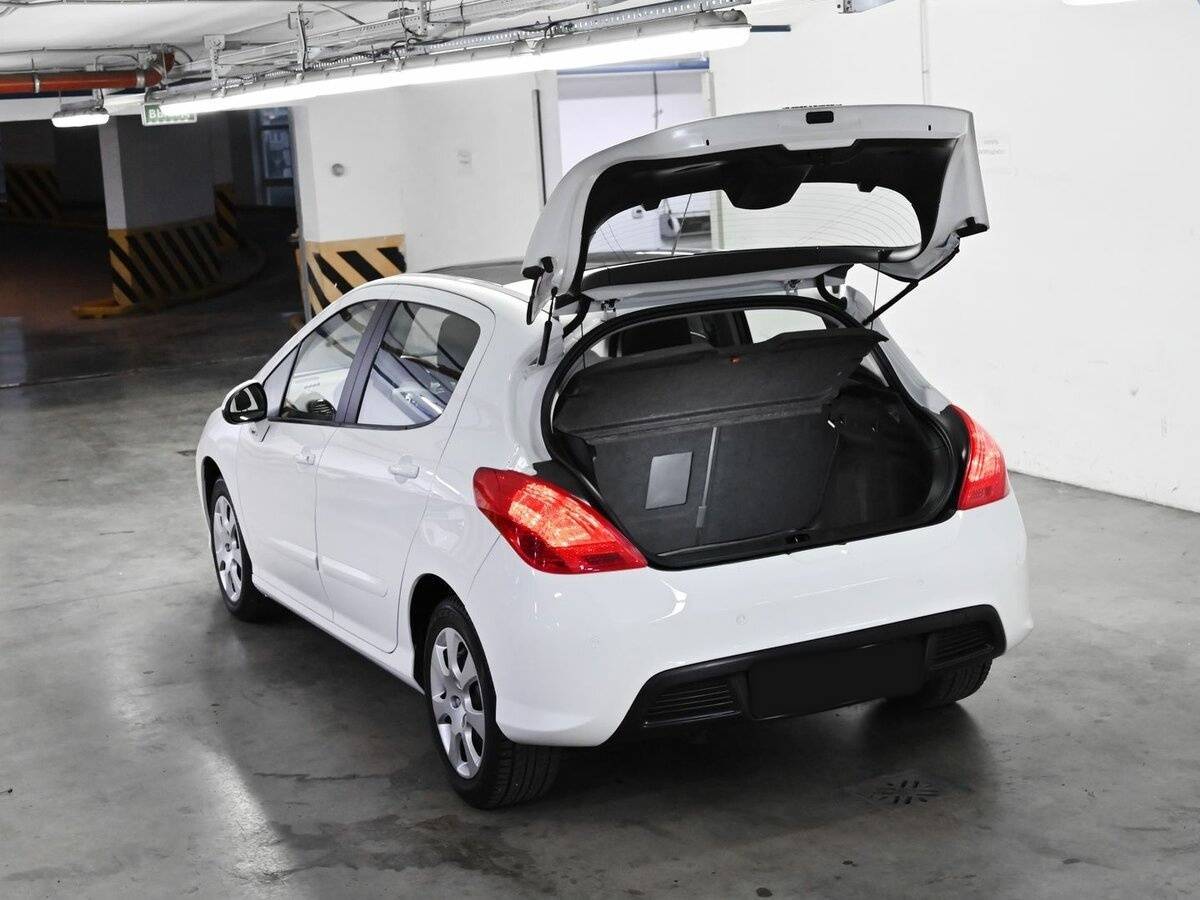 Peugeot 308 2012 года с пробегом. Фото: #4