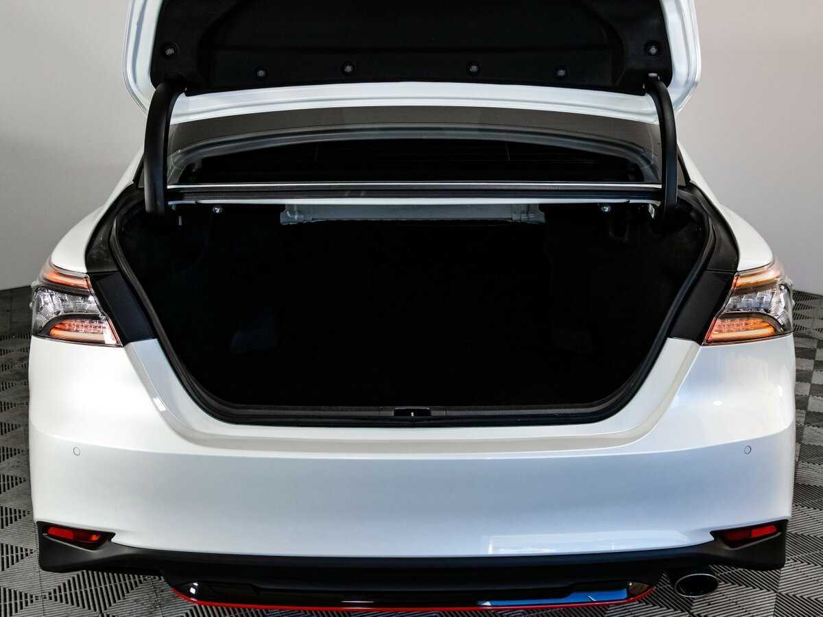 Toyota Camry 2020 года с пробегом. Фото: #17