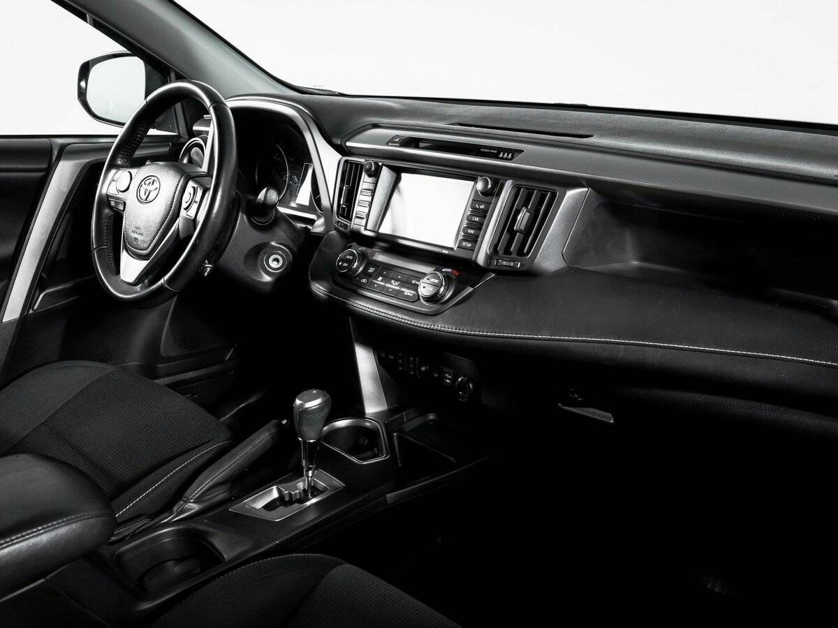 Toyota RAV4 2017 года с пробегом. Фото: #8
