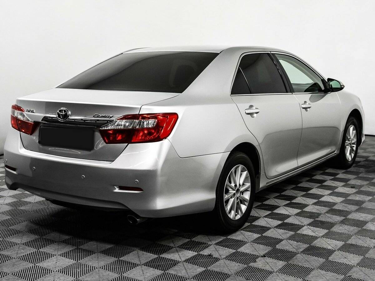 Toyota Camry 2012 года с пробегом. Фото: #4
