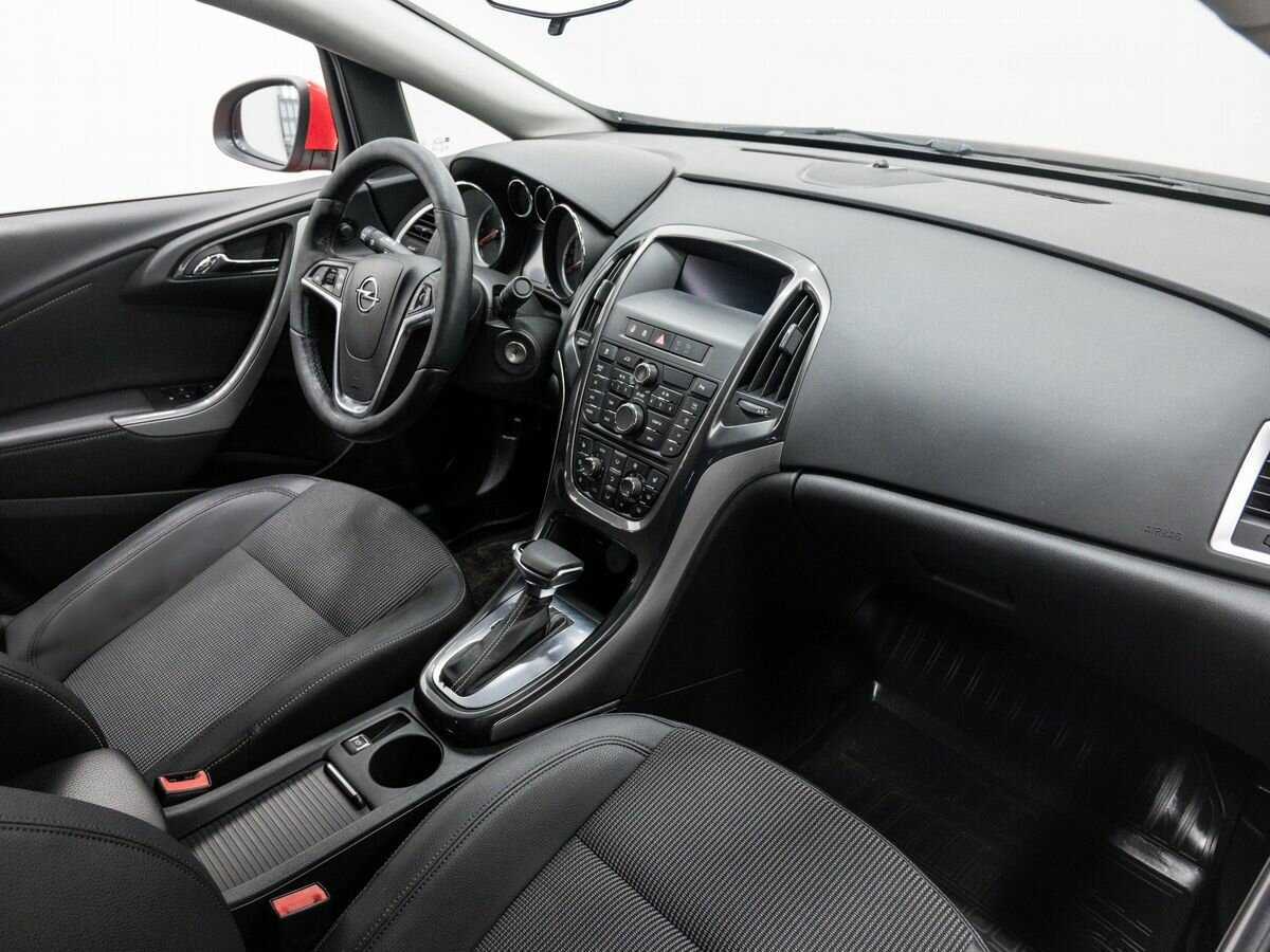 Opel Astra 2013 года с пробегом. Фото: #6
