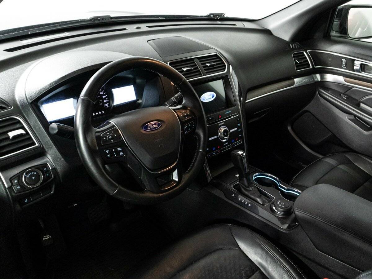 Ford Explorer 2017 года с пробегом. Фото: #8