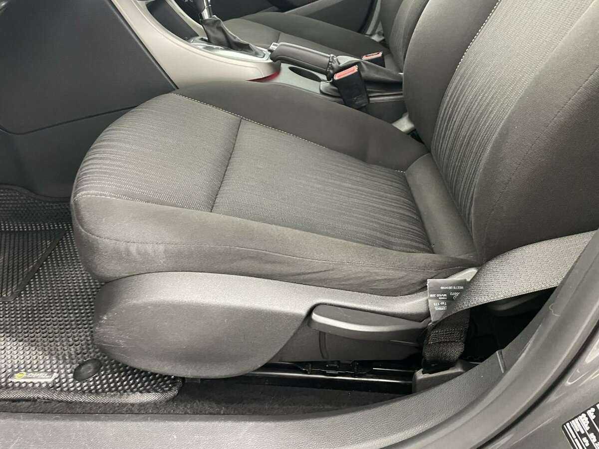 Opel Astra 2012 года с пробегом. Фото: #9