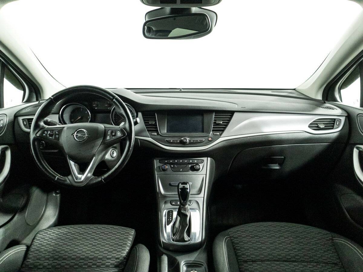 Opel Astra 2019 года с пробегом. Фото: #12