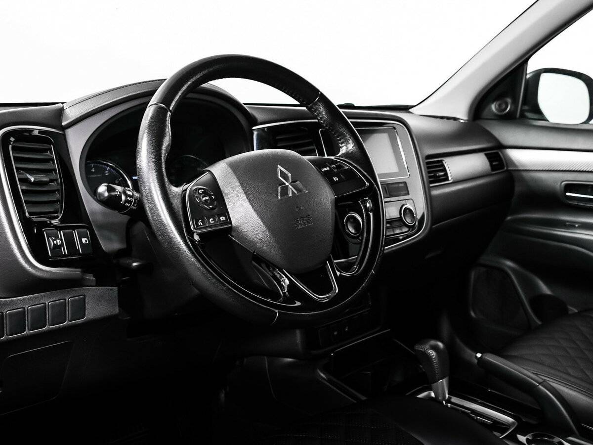 Mitsubishi Outlander 2018 года с пробегом. Фото: #11