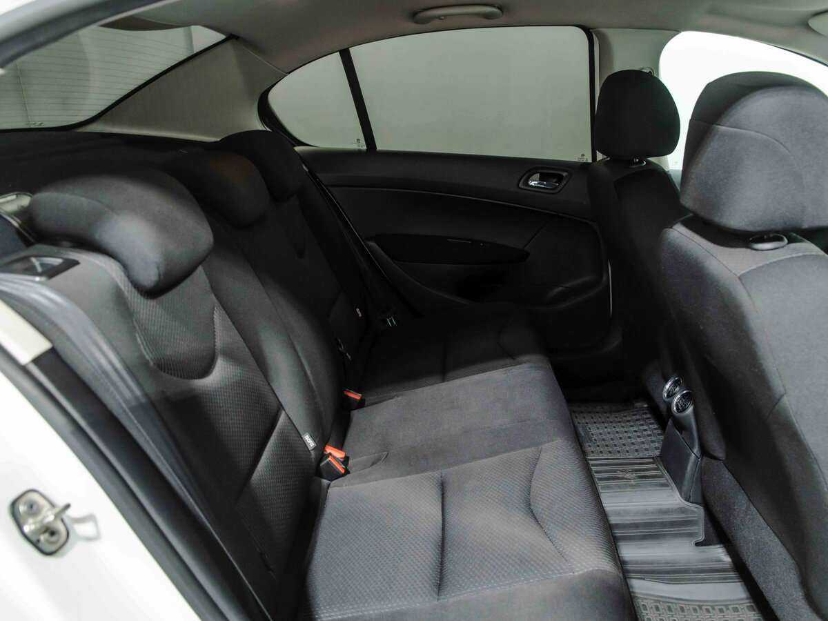 Peugeot 408 2012 года с пробегом. Фото: #11