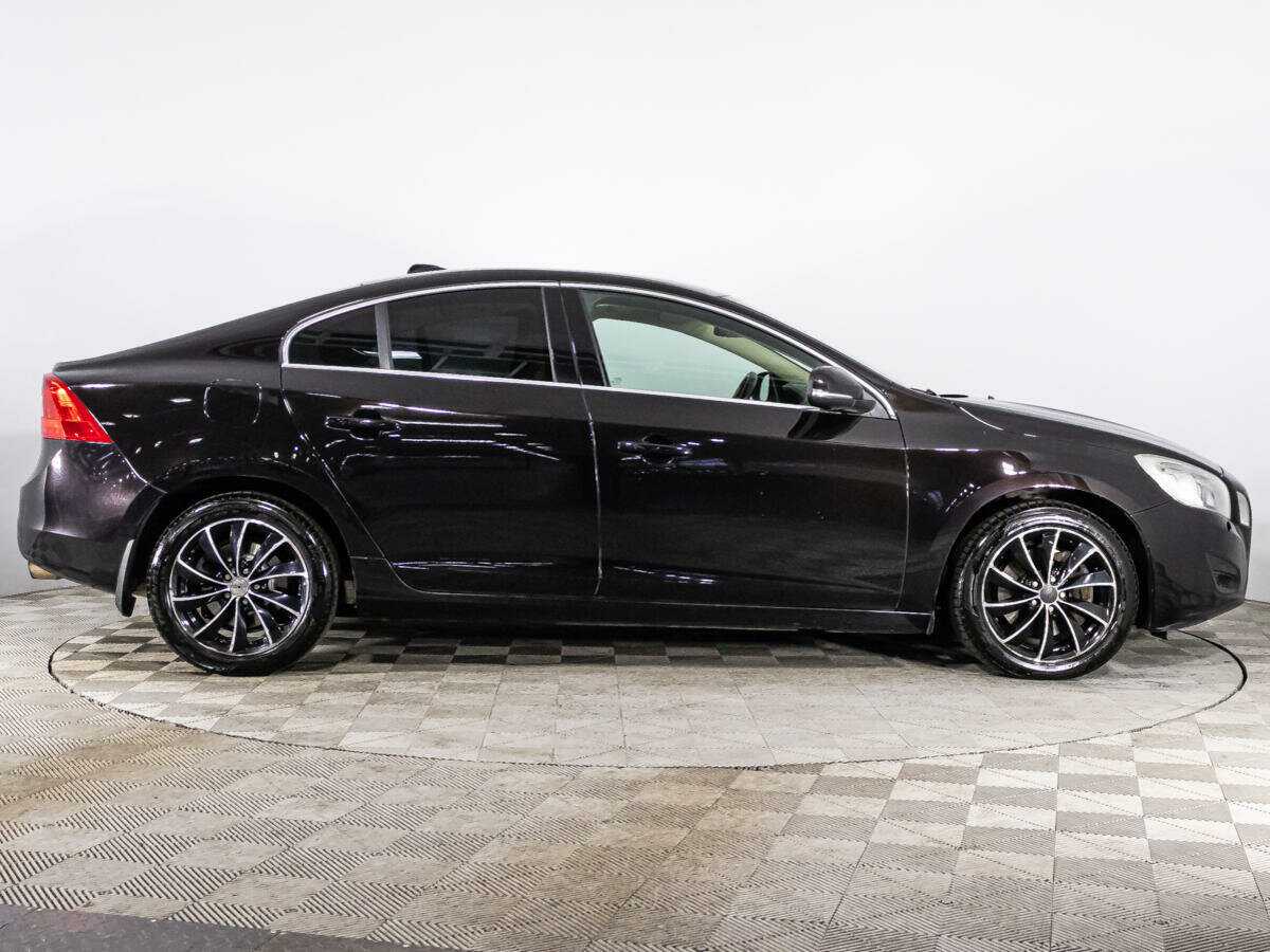 Volvo S60 2012 года с пробегом. Фото: #3