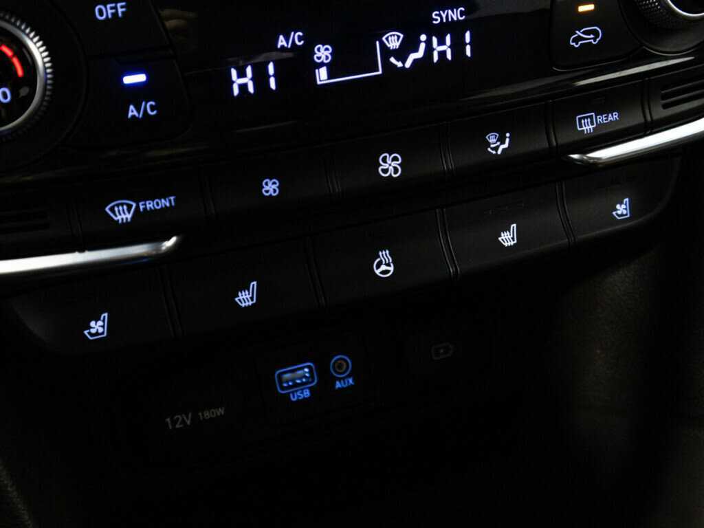 Hyundai Santa Fe 2019 года с пробегом. Фото: #19