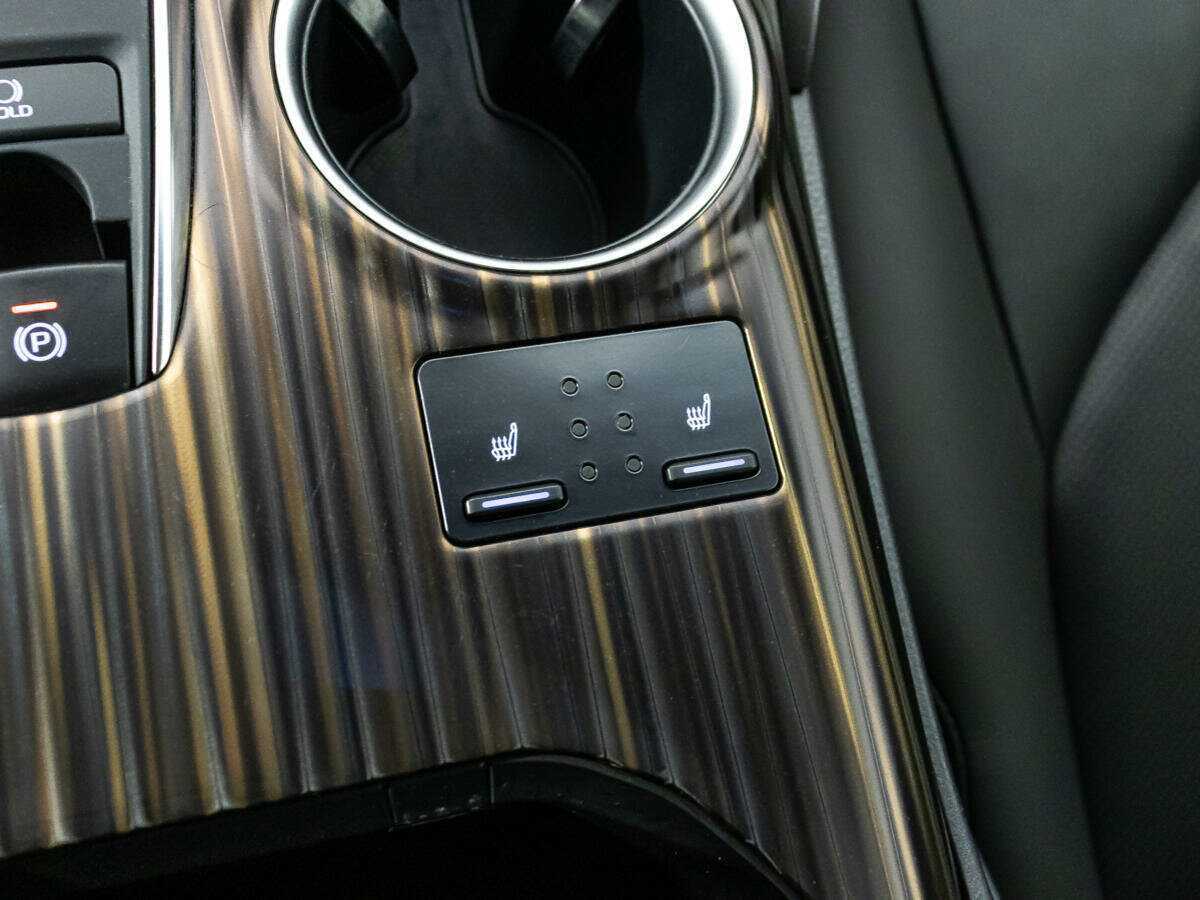 Toyota Camry 2020 года с пробегом. Фото: #17