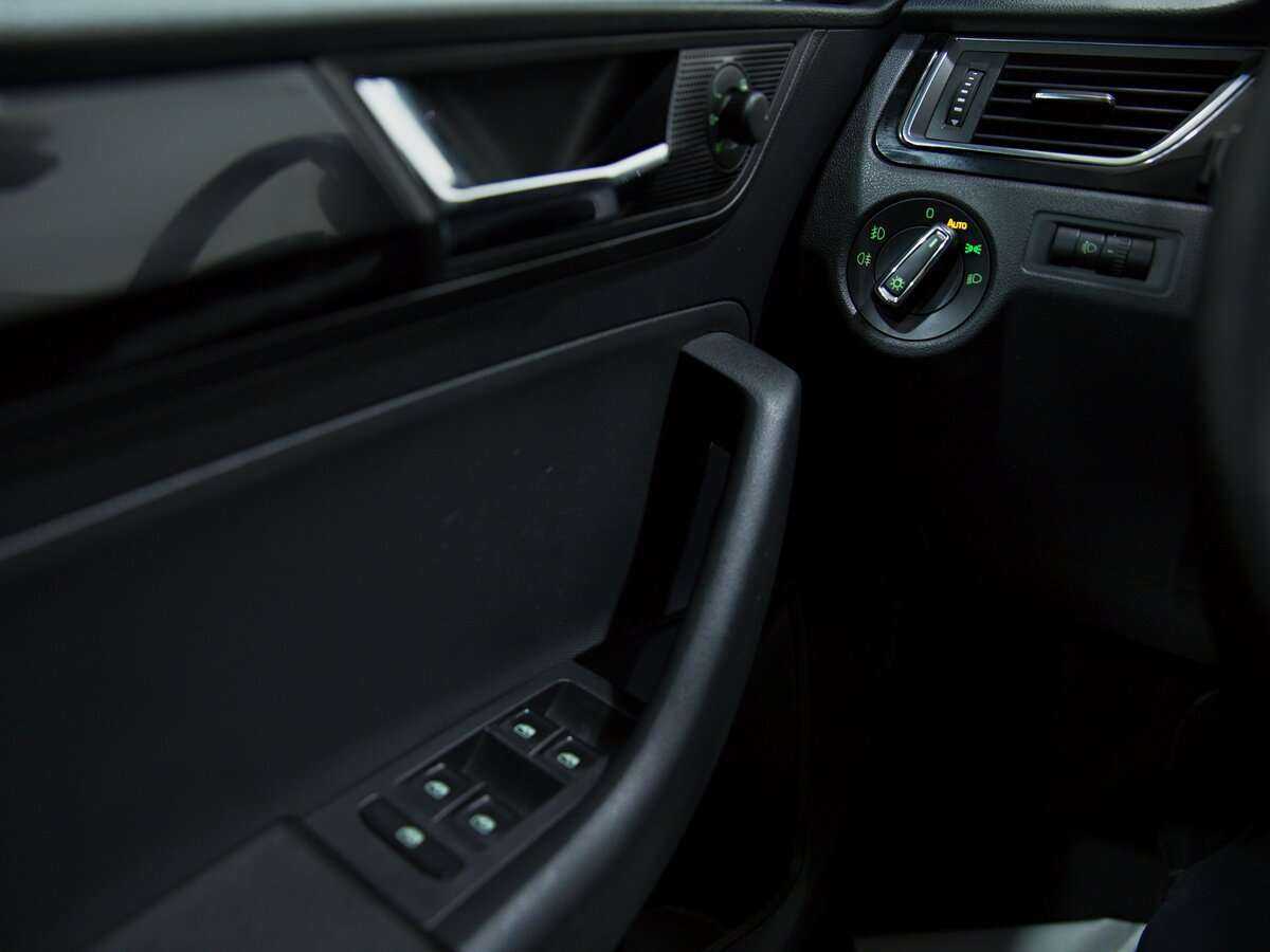 Skoda Rapid 2017 года с пробегом. Фото: #6