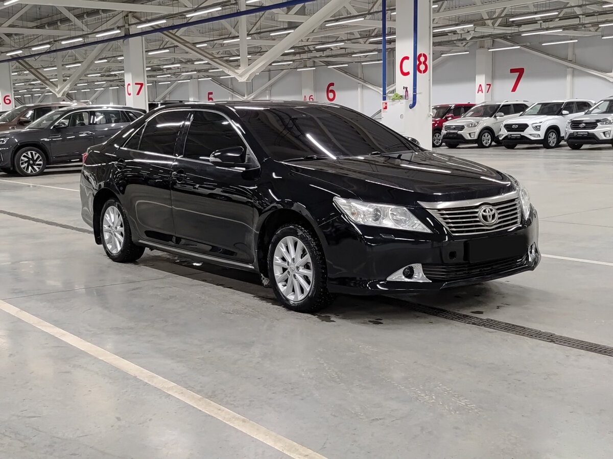 Toyota Camry 2014 года с пробегом. Фото: #2