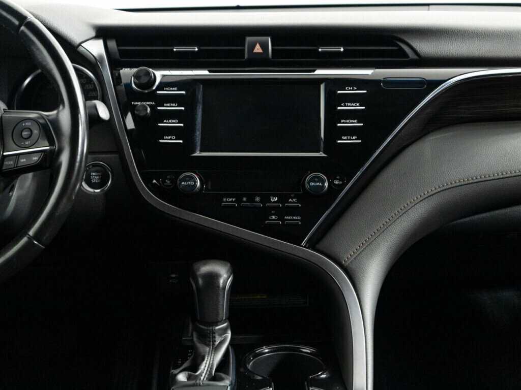 Toyota Camry 2019 года с пробегом. Фото: #13