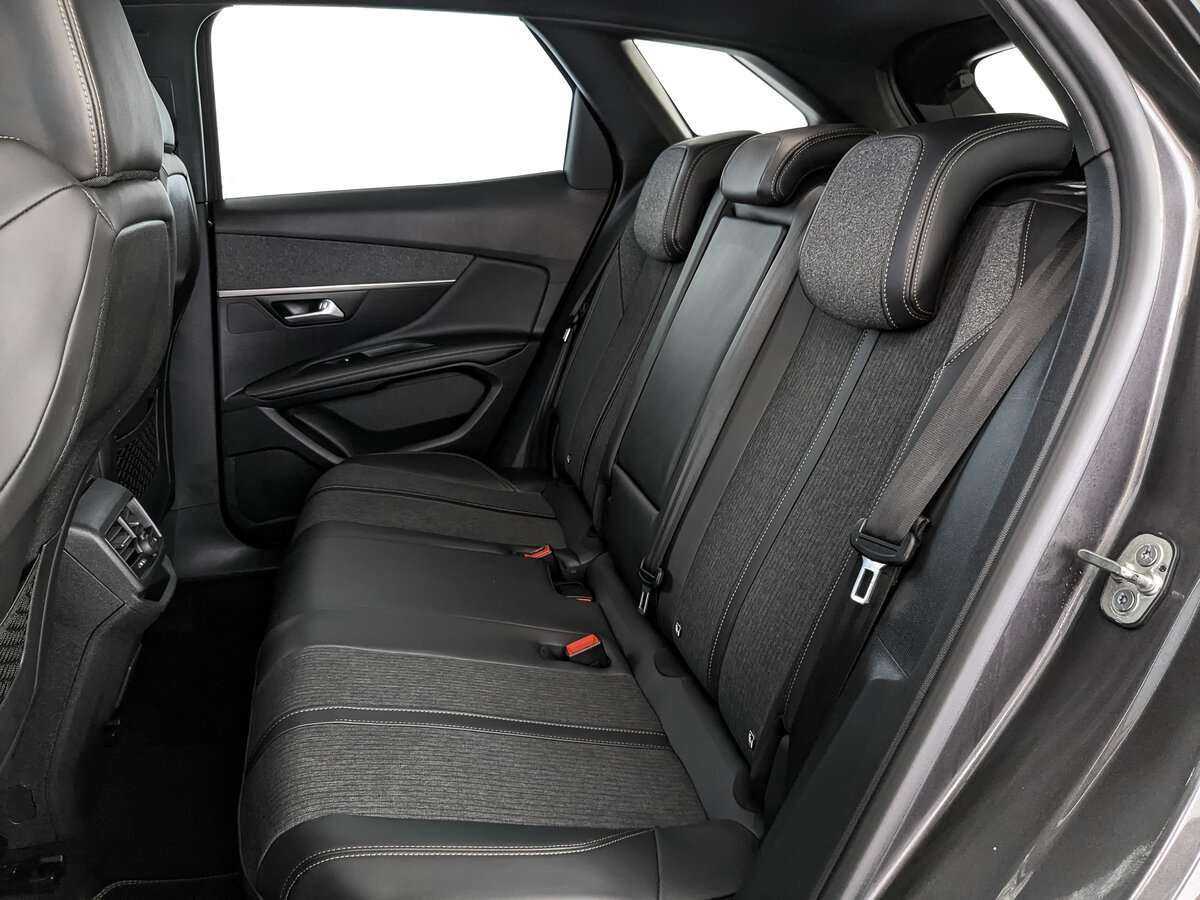 Peugeot 3008 2018 года с пробегом. Фото: #12