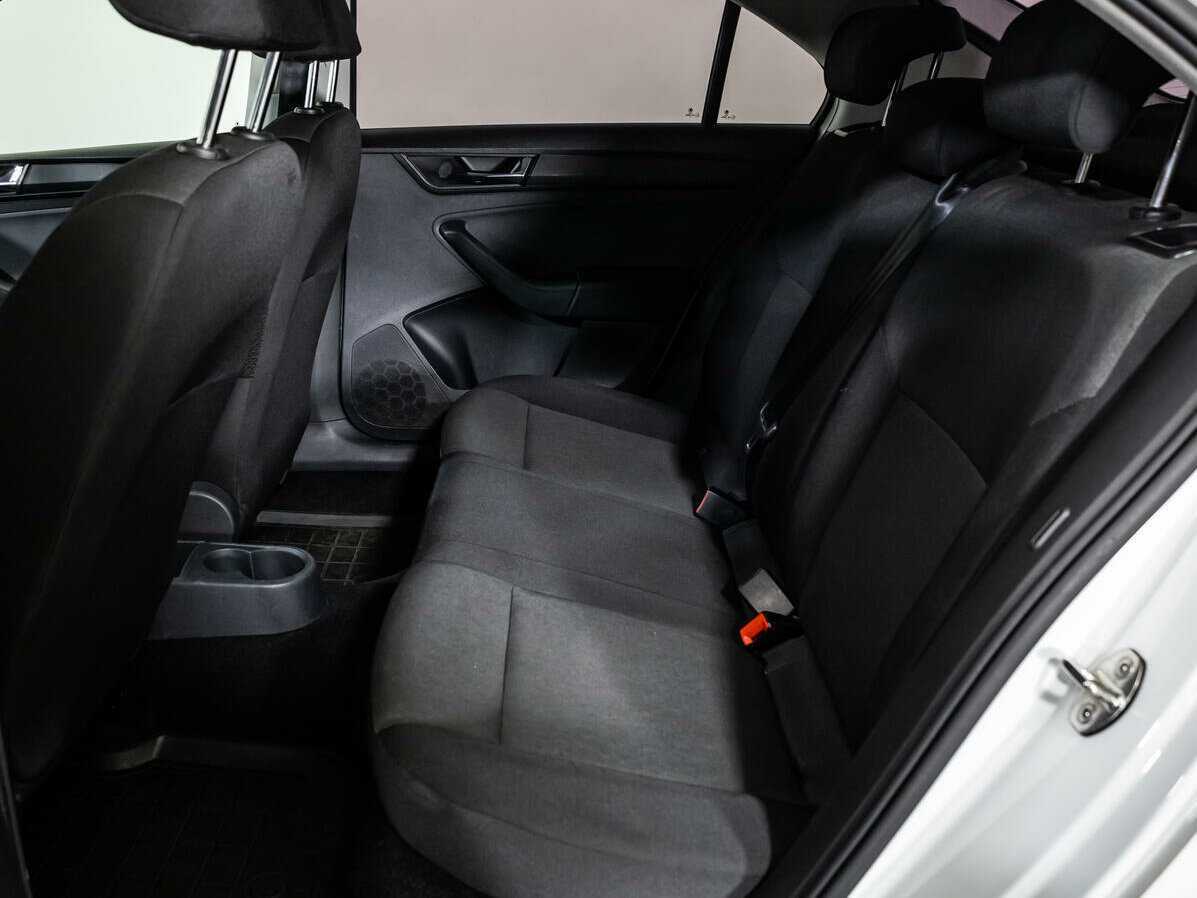 Skoda Rapid 2018 года с пробегом. Фото: #9