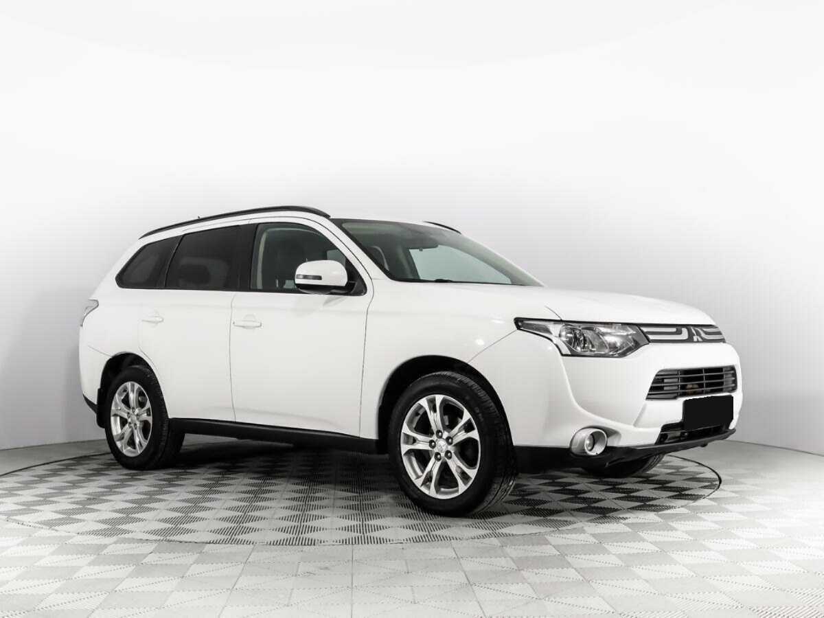 Mitsubishi Outlander 2014 года с пробегом. Фото: #2