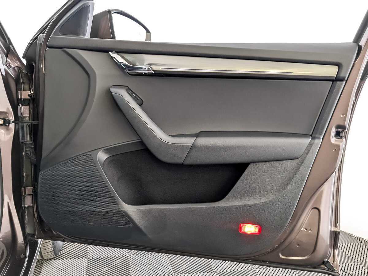 Skoda Octavia 2019 года с пробегом. Фото: #23