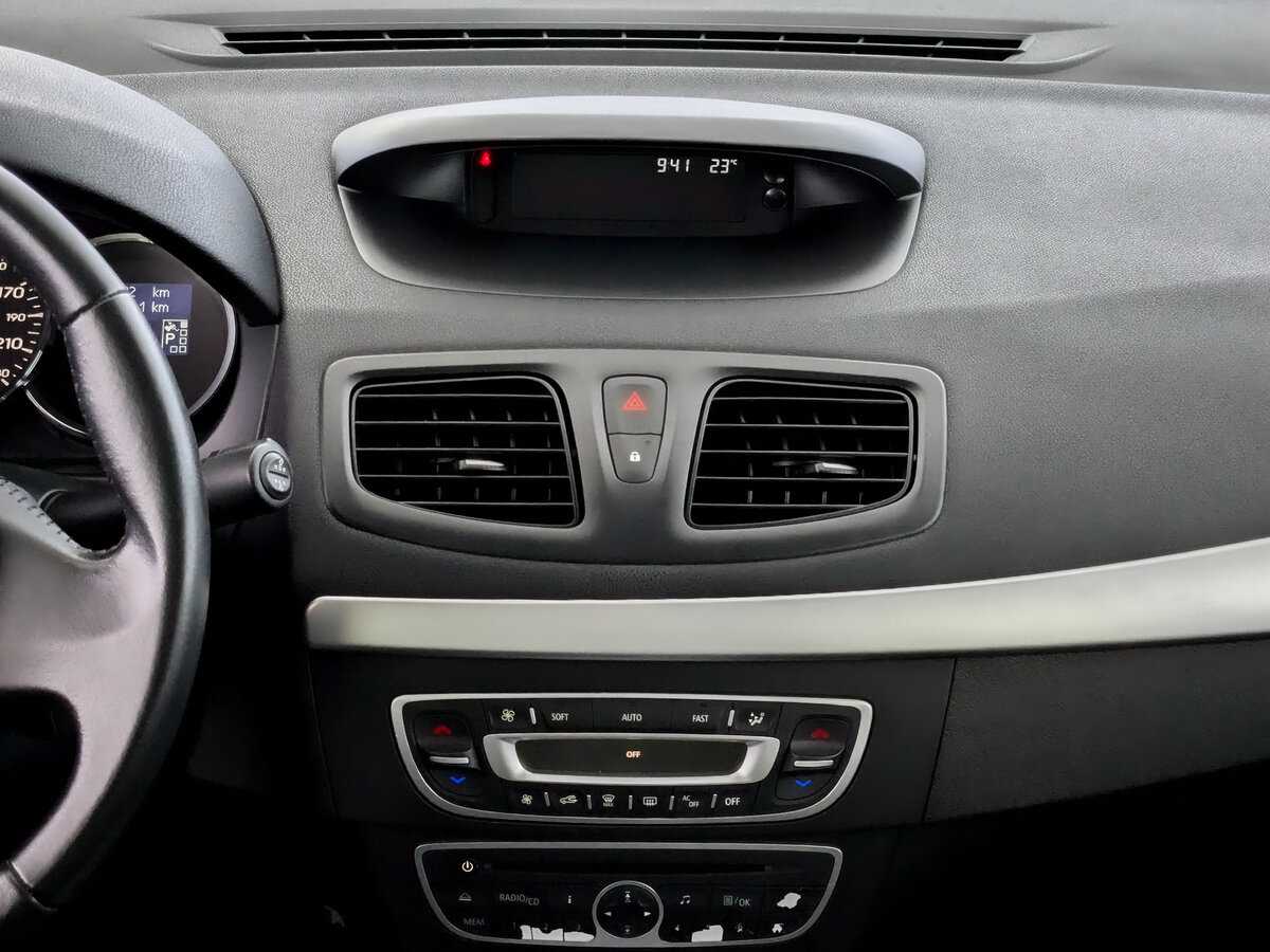 Renault Fluence 2012 года с пробегом. Фото: #12