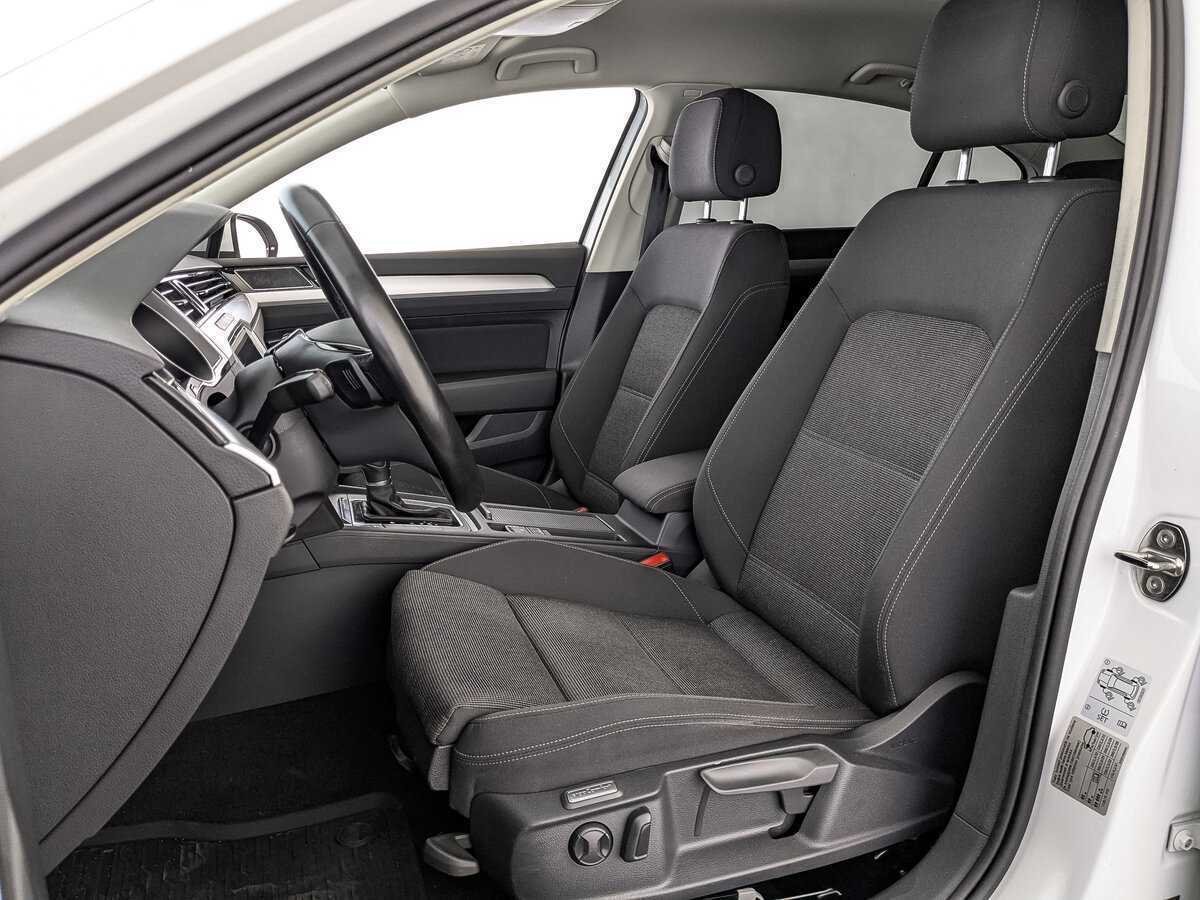 Volkswagen Passat 2019 года с пробегом. Фото: #19