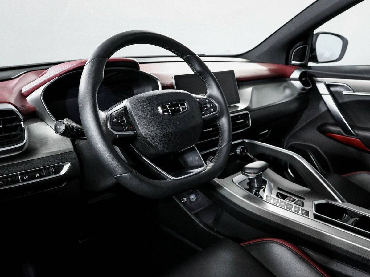 Geely Coolray 2024 года с пробегом. Фото: #12