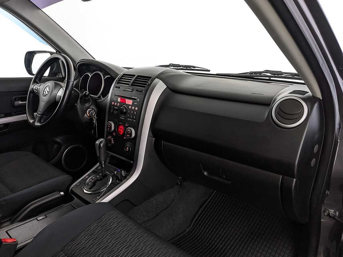 Suzuki Grand Vitara 2013 года с пробегом. Фото: #12