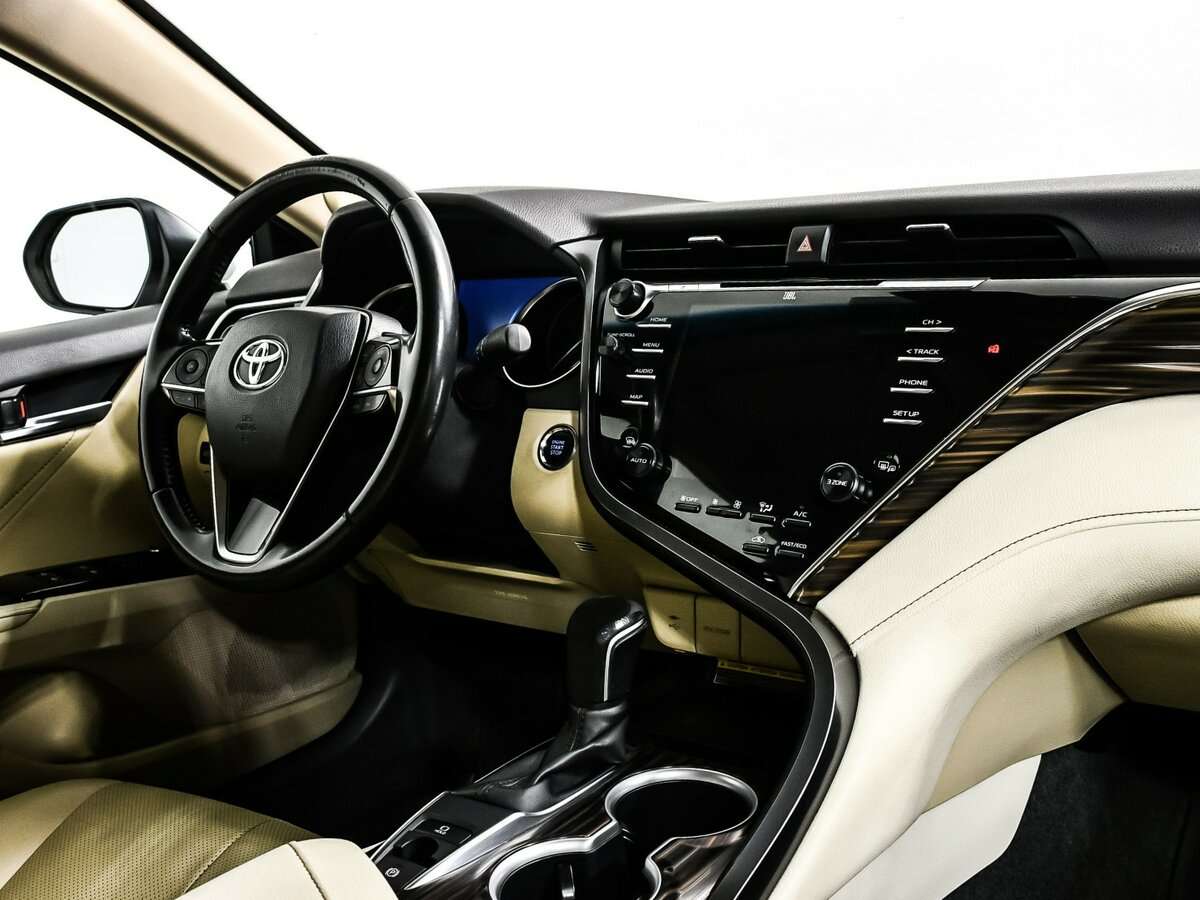 Toyota Camry 2020 года с пробегом. Фото: #8