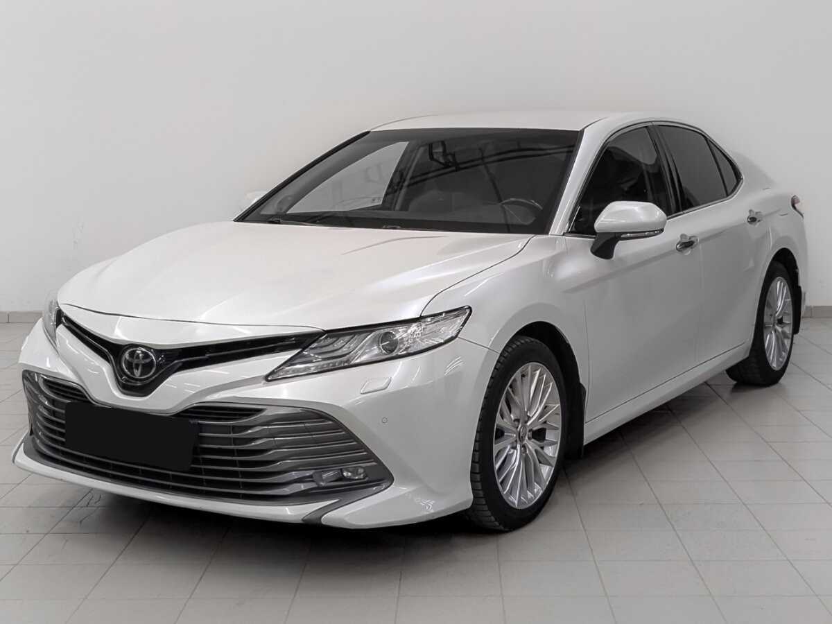 Toyota Camry 2019 года с пробегом. Посмотреть фото