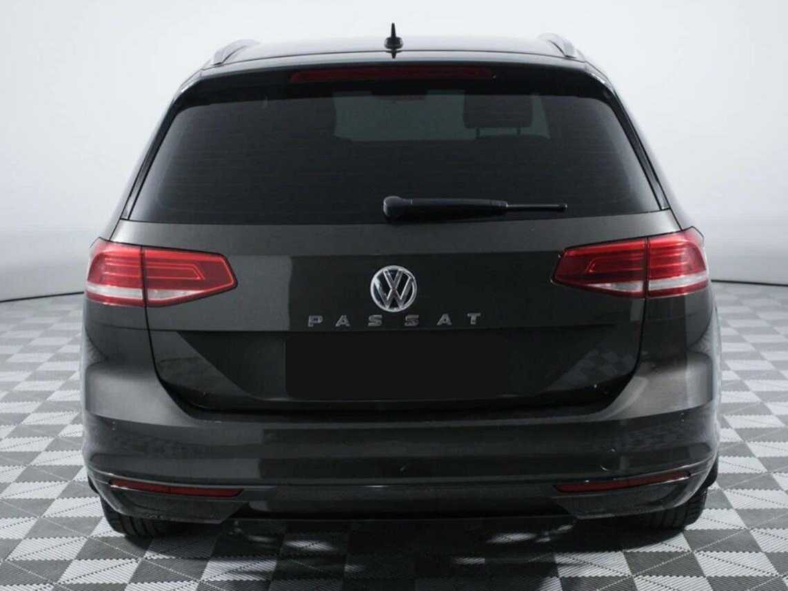 Volkswagen Passat 2017 года с пробегом. Фото: #5