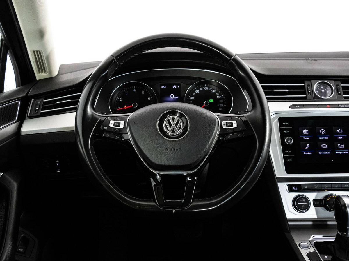 Volkswagen Passat 2018 года с пробегом. Фото: #10