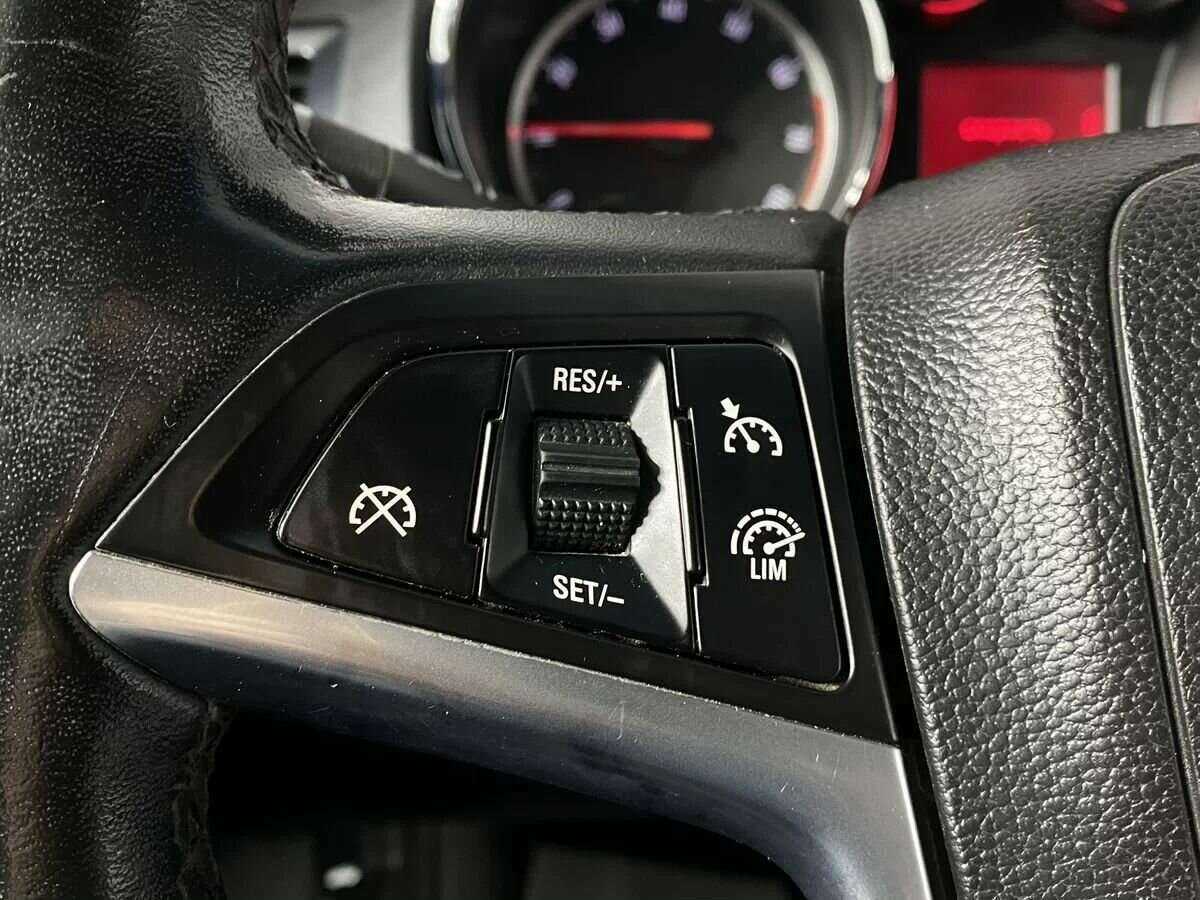 Opel Astra 2013 года с пробегом. Фото: #12