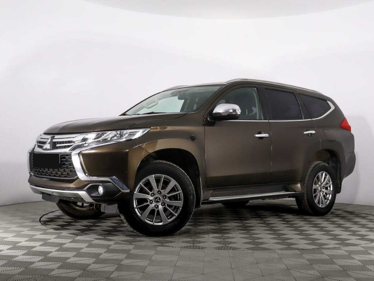 Mitsubishi Pajero Sport 2017 года с пробегом. Посмотреть фото