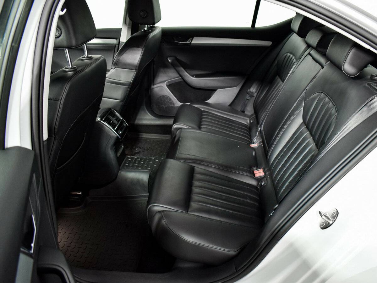 Skoda Superb 2018 года с пробегом. Фото: #8