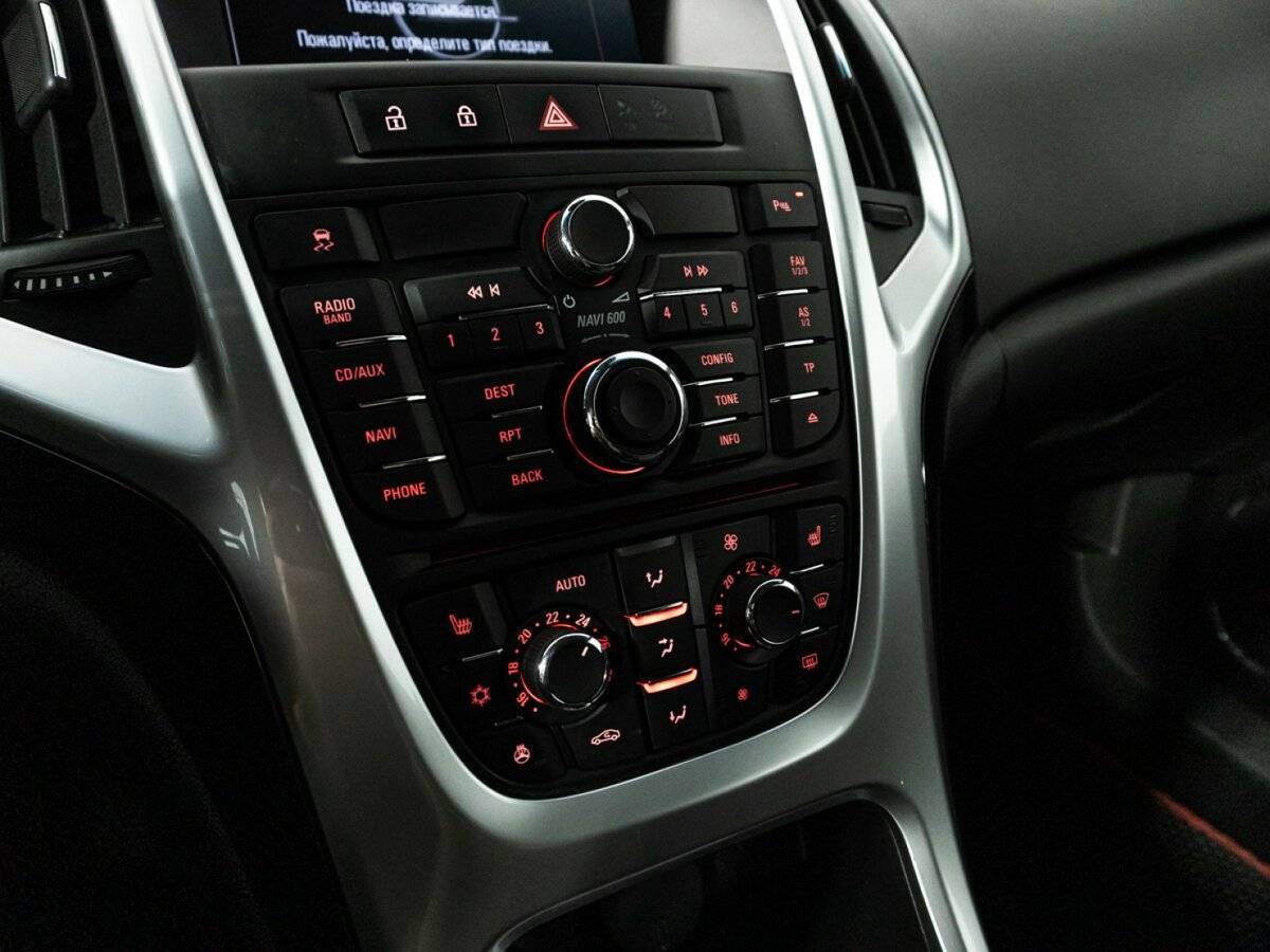 Opel Astra 2013 года с пробегом. Фото: #16