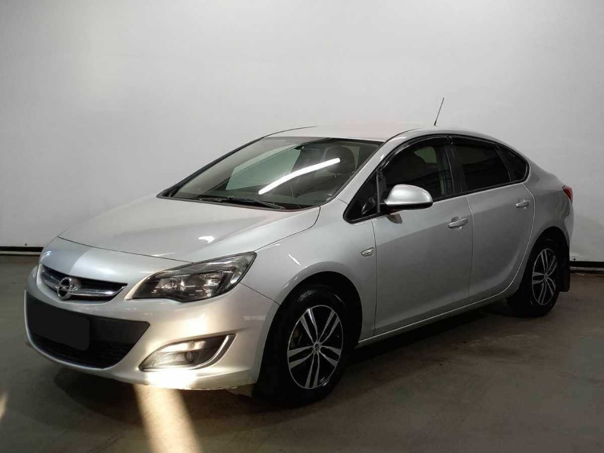 Opel Astra 2012 года с пробегом. Фото: #0