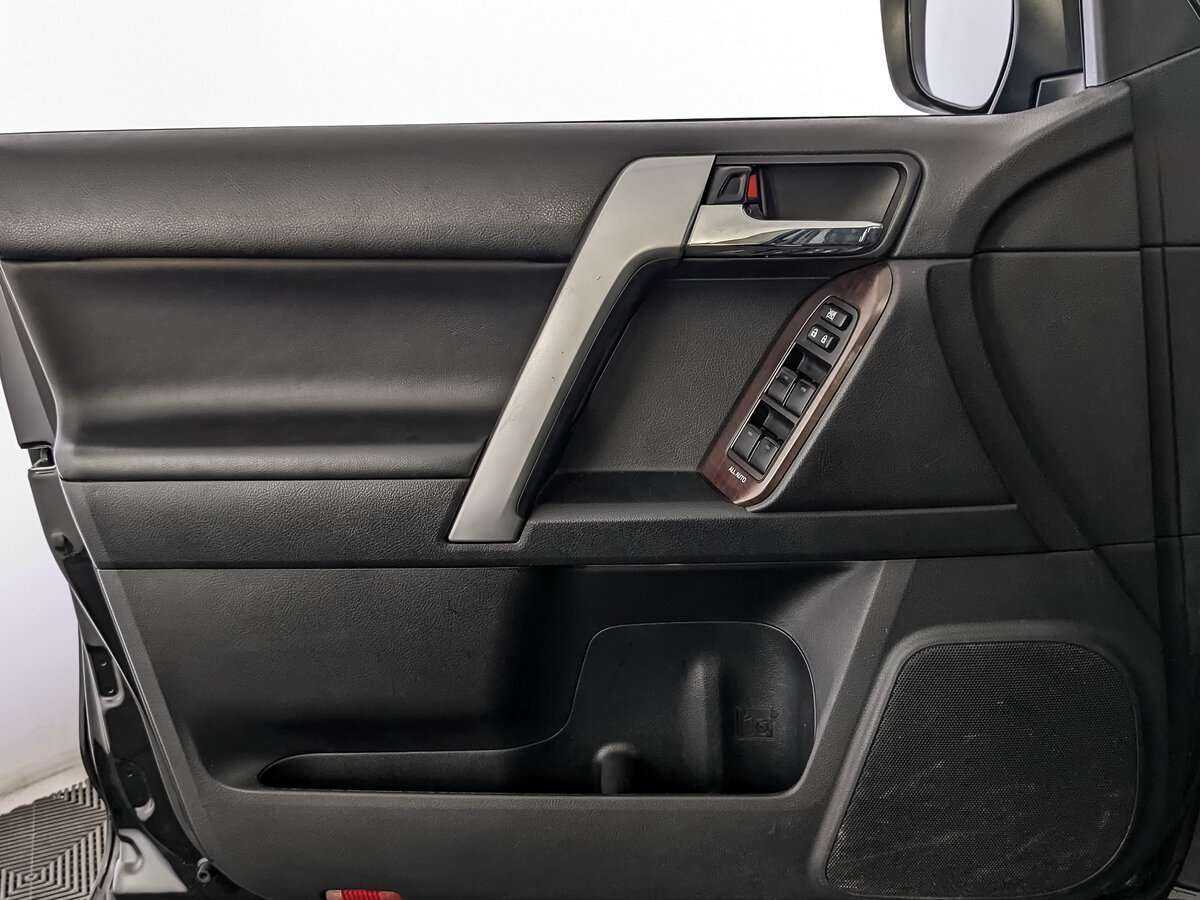 Toyota Land Cruiser Prado 2016 года с пробегом. Фото: #12