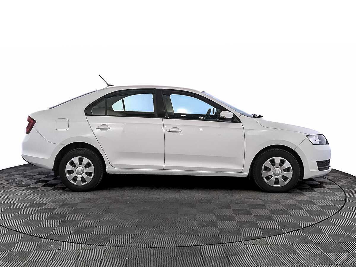 Skoda Rapid 2019 года с пробегом. Фото: #3