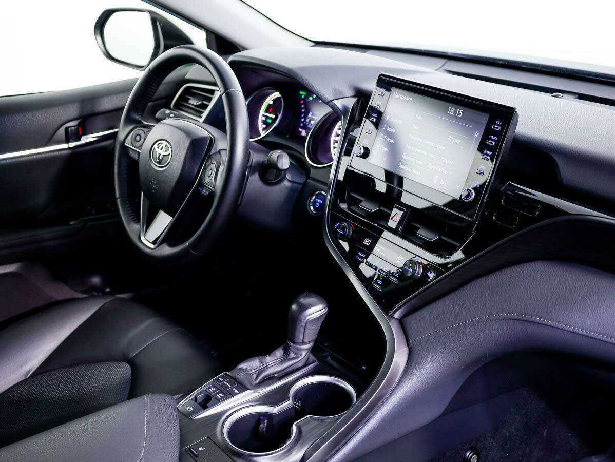 Toyota Camry 2021 года с пробегом. Фото: #18