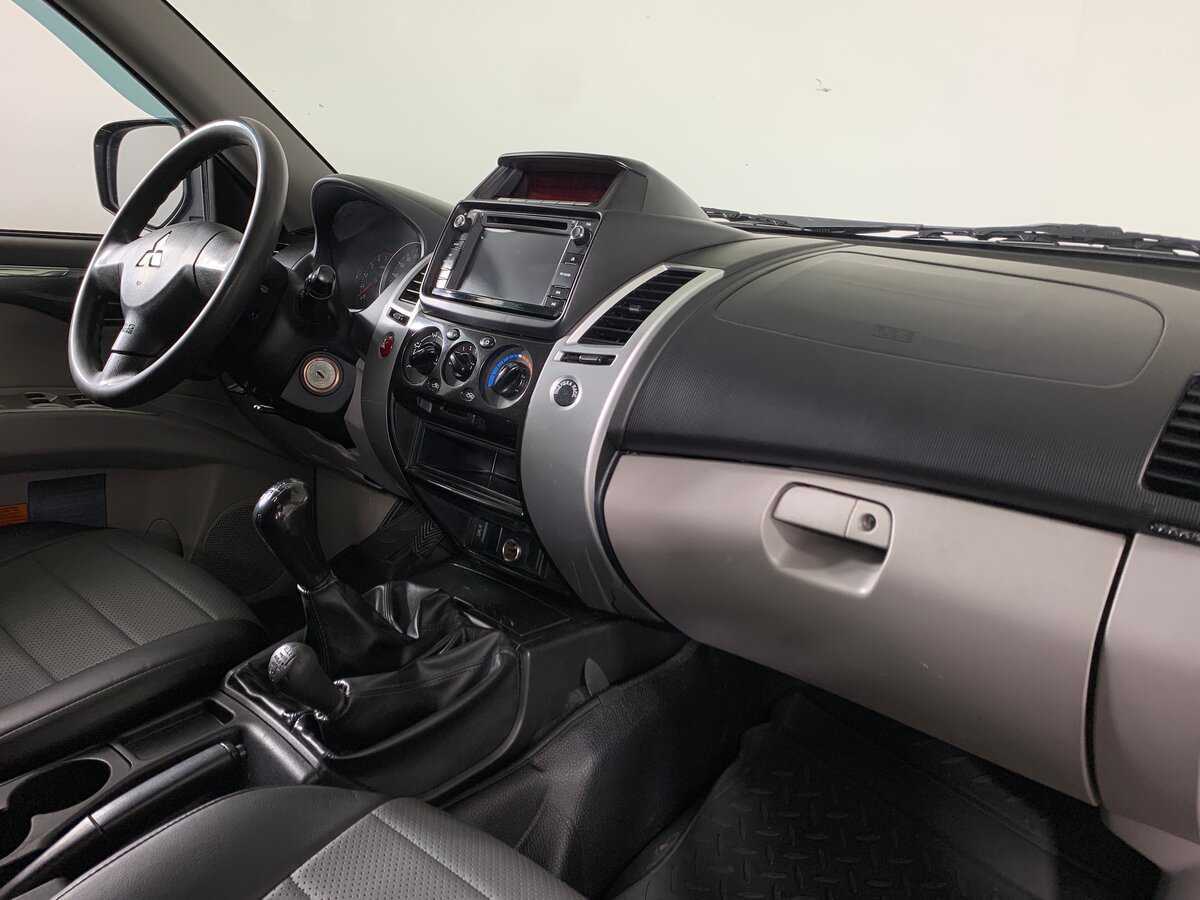 Mitsubishi Pajero Sport 2014 года с пробегом. Фото: #13