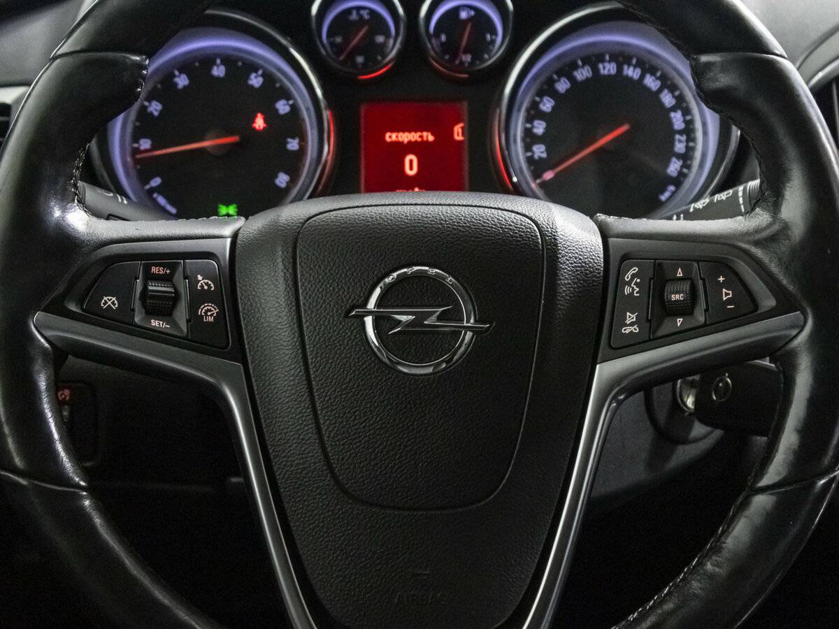 Opel Astra 2013 года с пробегом. Фото: #11